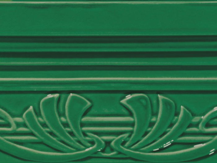 На изображении товар CERAMICHE GRAZIA Бордюр EPOQUE TERMINALE DECO 12X20 BOTTLE CRAQUELE от официального представителя в Москве