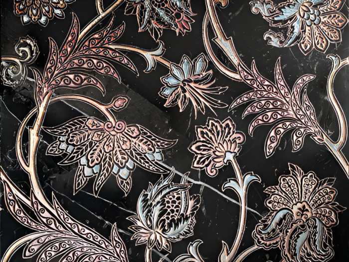 На изображении товар Akros Venezia Камень La Dolce Vita Infinito T Nero Marquinia Silver 40X40X1 от официального представителя в Москве